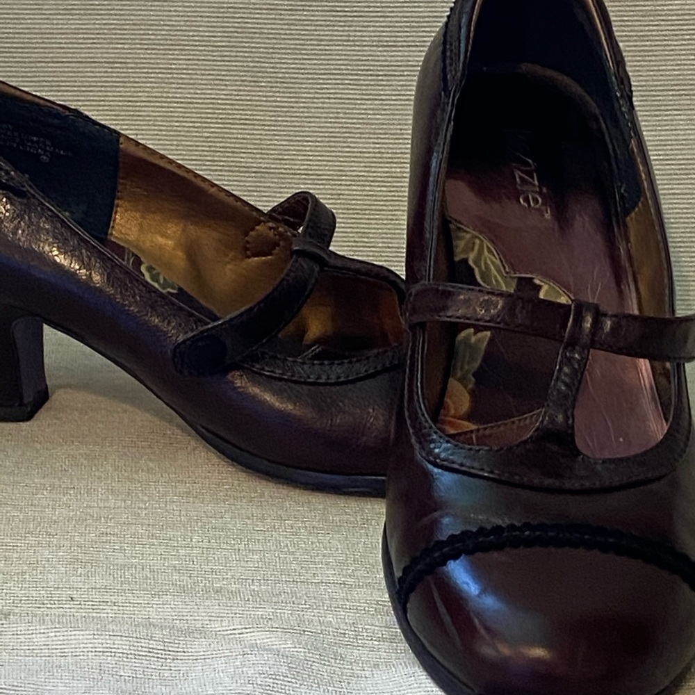 Cute leather maryjanes
